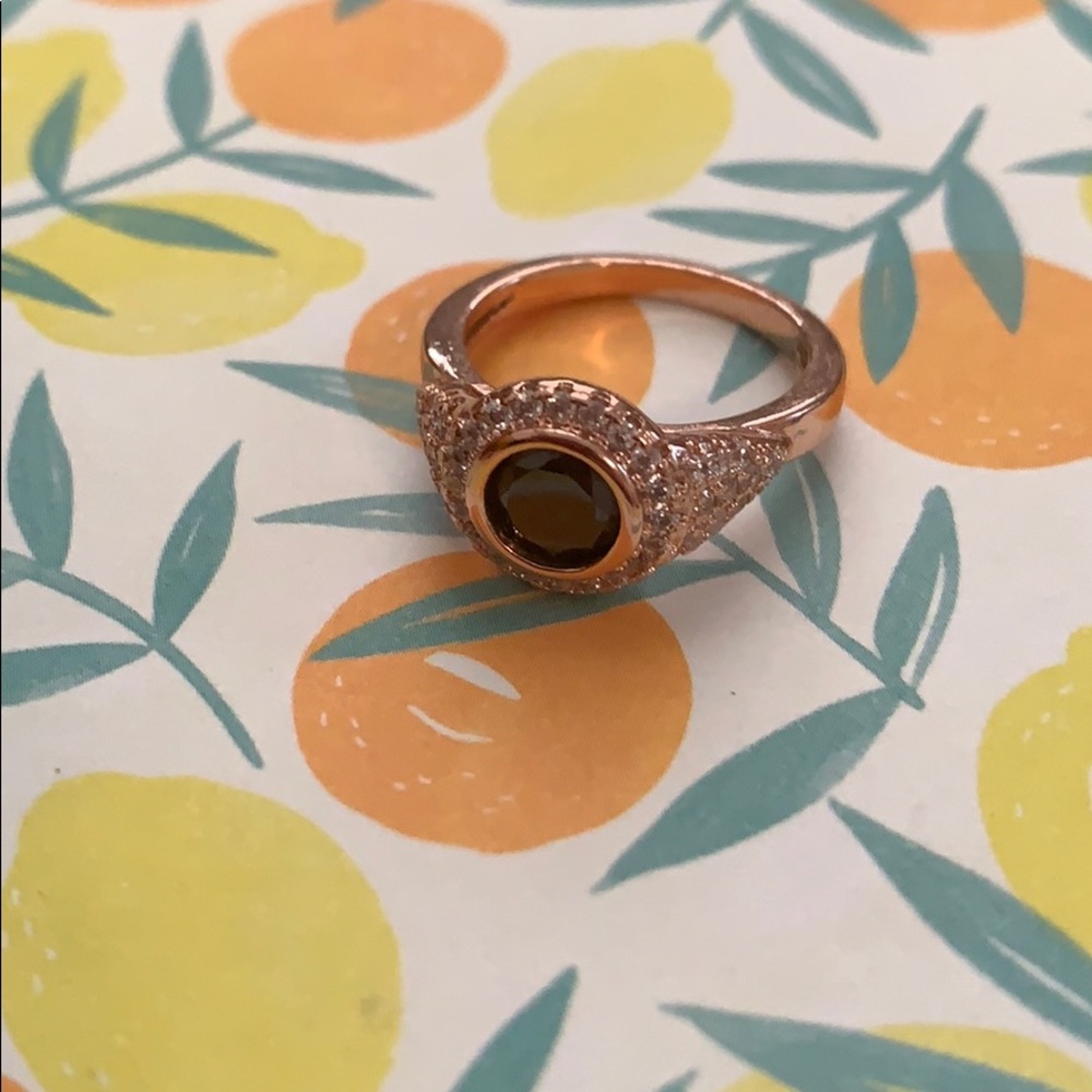 Beautiful black and rose gold ring 💍